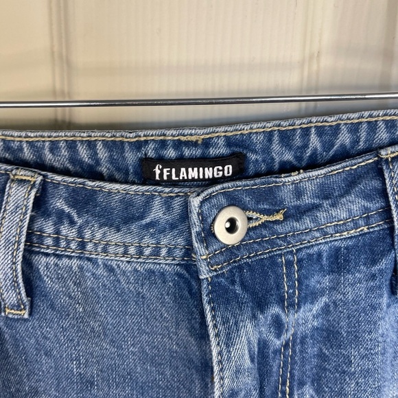 Flamingo high rise distressed light wash jean. Size Large - Picture 6 of 11
